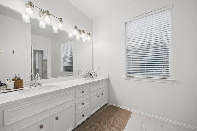 3051 S Heights Hollow Lane, Houston, TX 77007