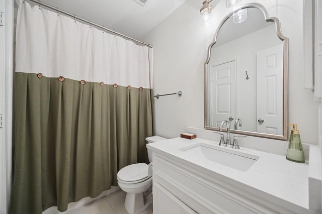 3051 S Heights Hollow Lane, Houston, TX 77007