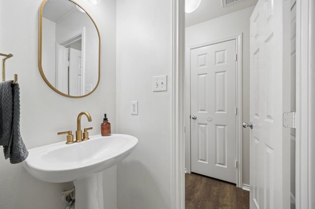 3051 S Heights Hollow Lane, Houston, TX 77007