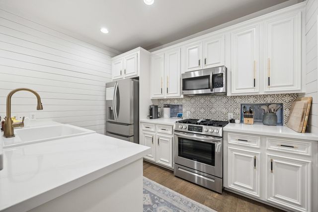 3051 S Heights Hollow Lane, Houston, TX 77007