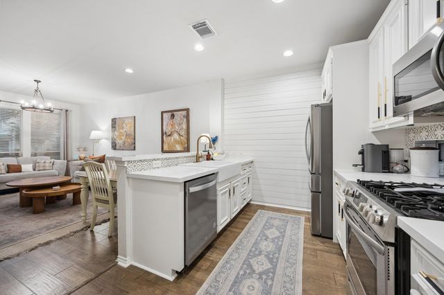 3051 S Heights Hollow Lane, Houston, TX 77007