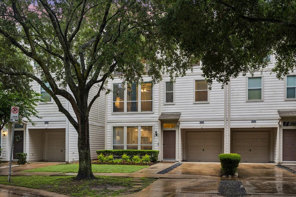 3051 S Heights Hollow Lane, Houston, TX 77007