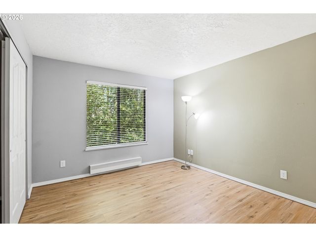 4000 CARMAN Dr 71, Lake Oswego, OR 97035