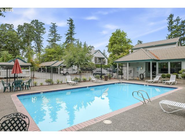 4000 CARMAN Dr 71, Lake Oswego, OR 97035