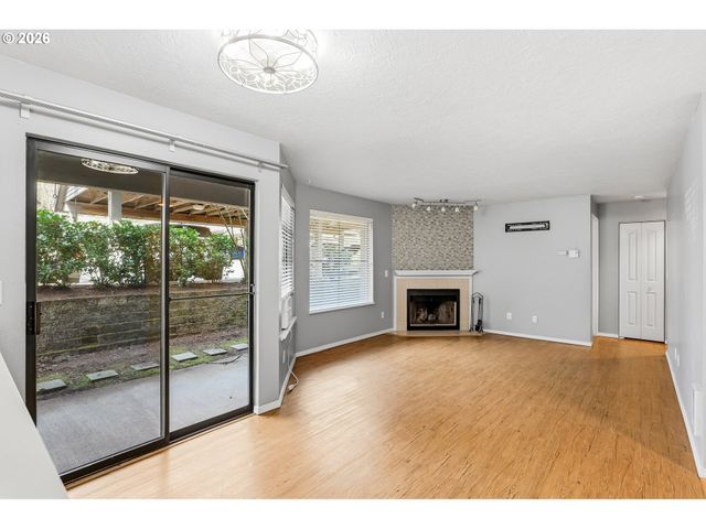 4000 CARMAN Dr 71, Lake Oswego, OR 97035