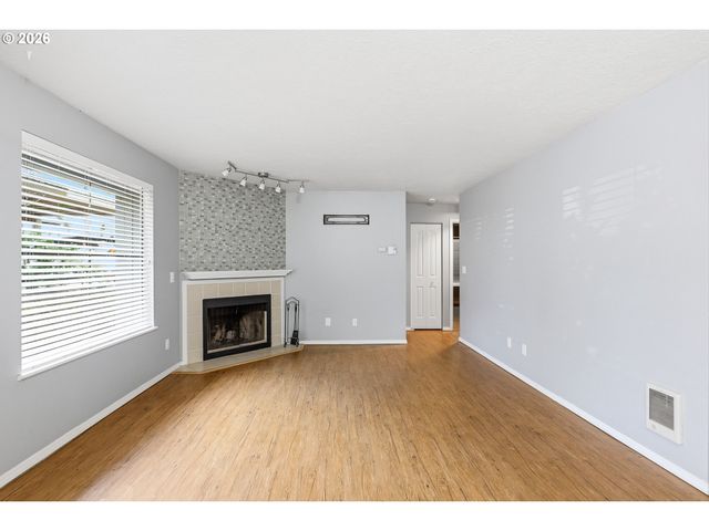 4000 CARMAN Dr 71, Lake Oswego, OR 97035