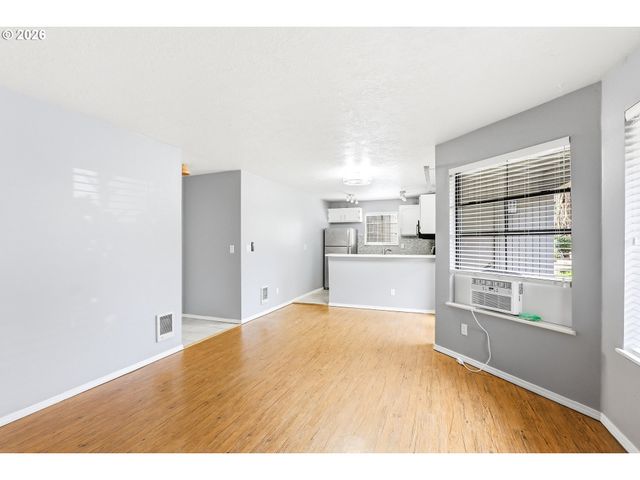 4000 CARMAN Dr 71, Lake Oswego, OR 97035