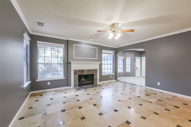 2509 S Mission Circle, Friendswood, TX 77546