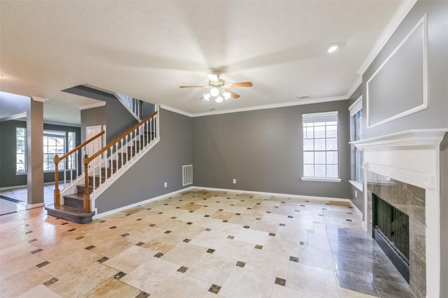 2509 S Mission Circle, Friendswood, TX 77546