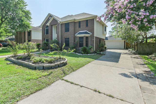 2509 S Mission Circle, Friendswood, TX 77546