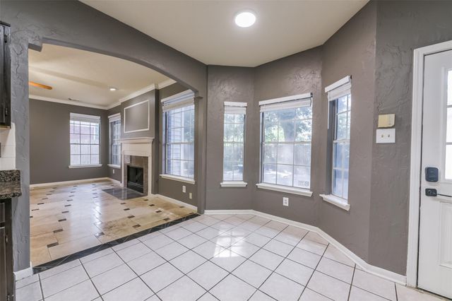 2509 S Mission Circle, Friendswood, TX 77546