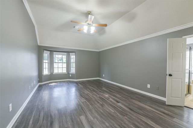 2509 S Mission Circle, Friendswood, TX 77546