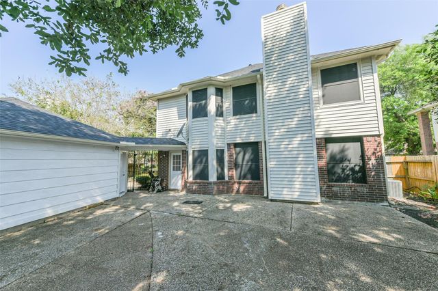 2509 S Mission Circle, Friendswood, TX 77546