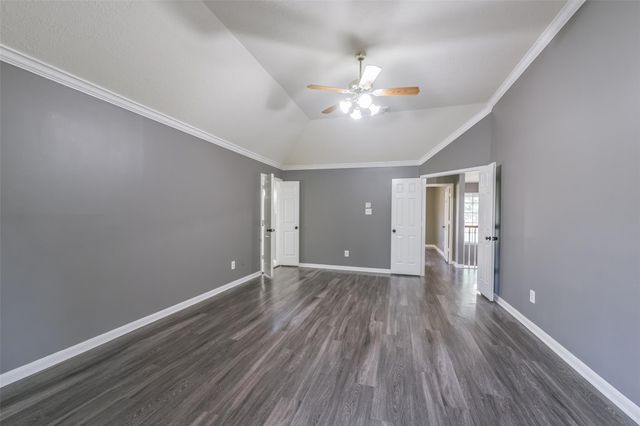 2509 S Mission Circle, Friendswood, TX 77546