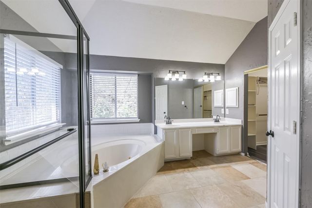 2509 S Mission Circle, Friendswood, TX 77546