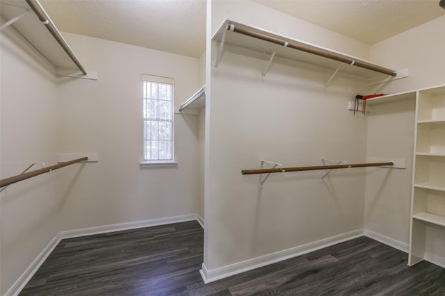 2509 S Mission Circle, Friendswood, TX 77546