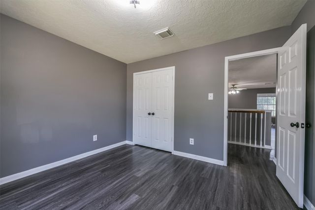2509 S Mission Circle, Friendswood, TX 77546