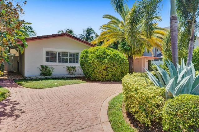 3230 S Terra Mar Drive, Lauderdale By The Sea, FL 33062