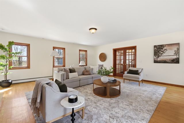 40-40A Pine Hill Road, Hollis, NH 03049