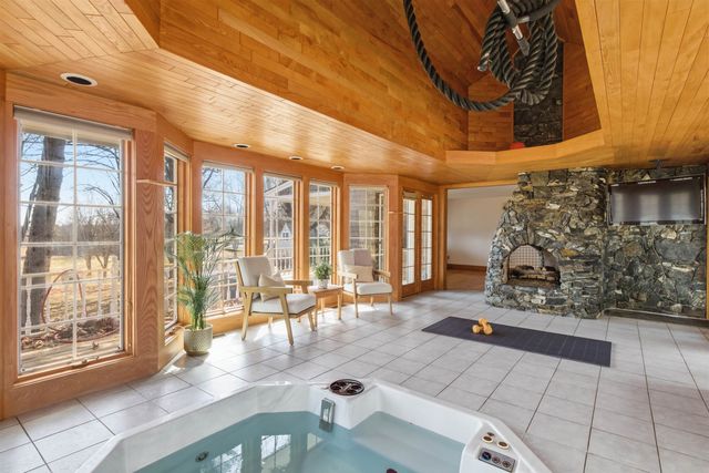 40-40A Pine Hill Road, Hollis, NH 03049