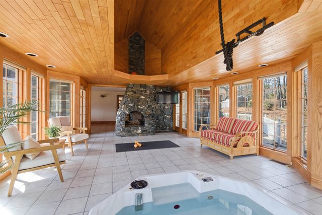 40-40A Pine Hill Road, Hollis, NH 03049