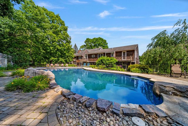 40-40A Pine Hill Road, Hollis, NH 03049