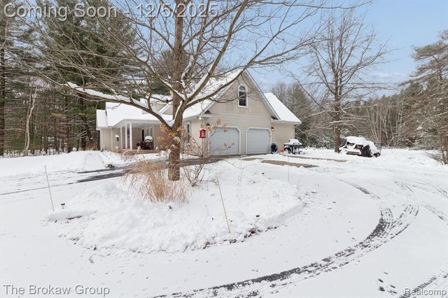 2910 Ginger Drive, Coleman, MI 48618