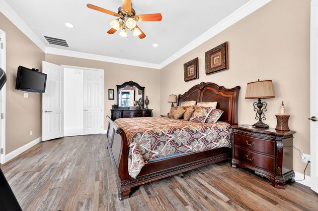 328 Leeward Circle, Azle, TX 76020