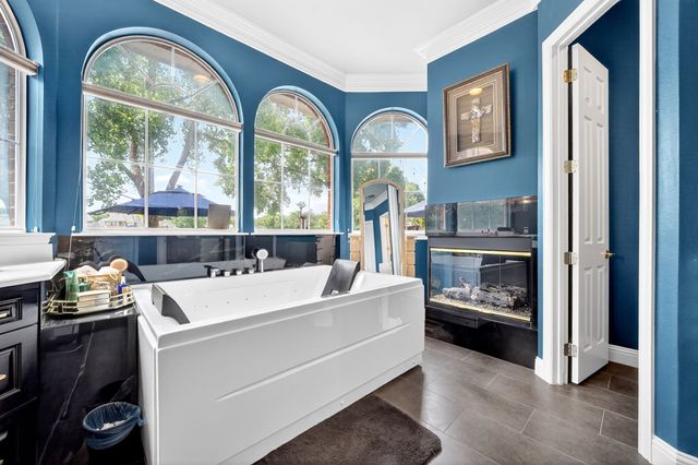 328 Leeward Circle, Azle, TX 76020