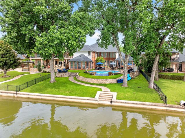 328 Leeward Circle, Azle, TX 76020
