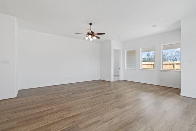 7723 Jade Crest Drive, Angleton, TX 77515