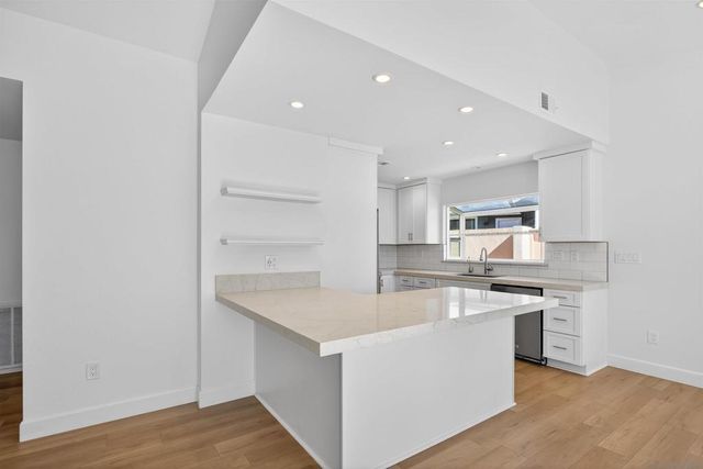 2719 Greenock Ct., Carlsbad, CA 92010