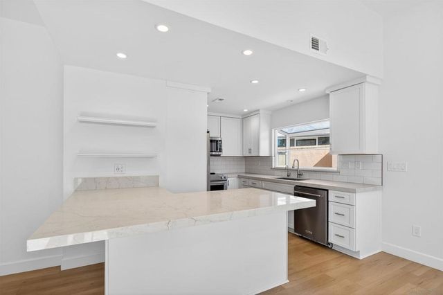 2719 Greenock Ct., Carlsbad, CA 92010