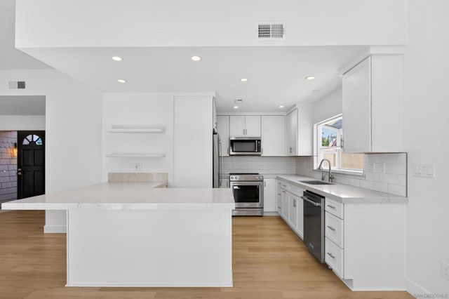 2719 Greenock Ct., Carlsbad, CA 92010