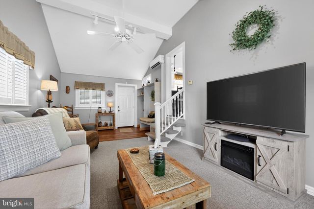 12 DIGBY DR, Blackwood, NJ 08012