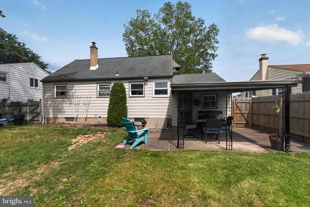 12 DIGBY DR, Blackwood, NJ 08012