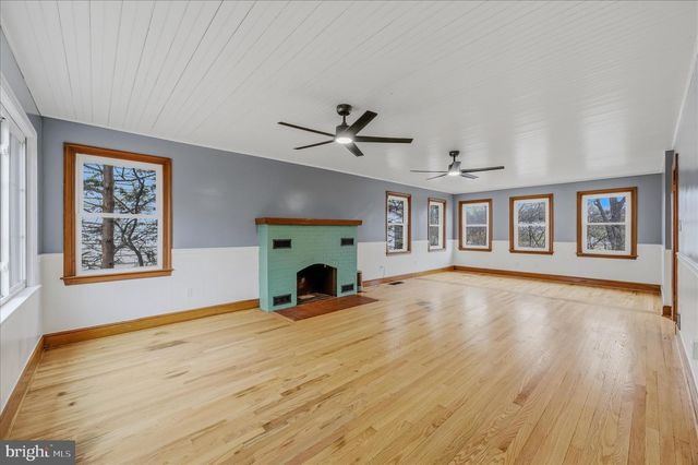 45 ROCKWELL CIR, Berkeley Springs, WV 25411