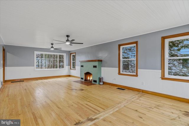 45 ROCKWELL CIR, Berkeley Springs, WV 25411