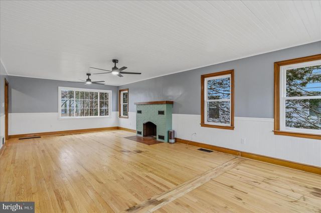 45 ROCKWELL CIR, Berkeley Springs, WV 25411