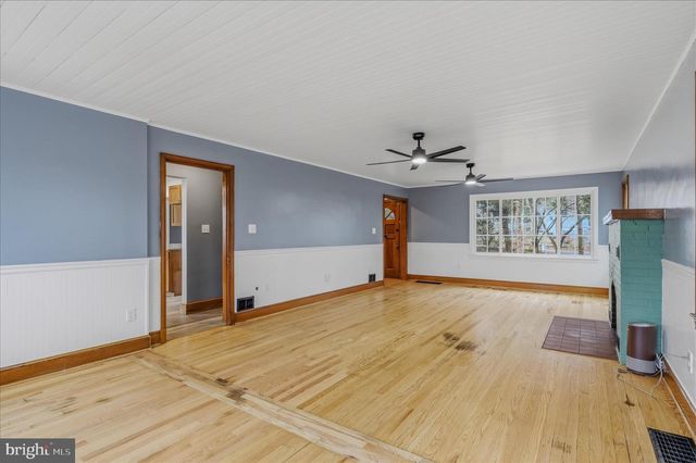 45 ROCKWELL CIR, Berkeley Springs, WV 25411