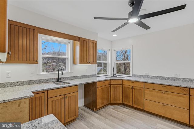 45 ROCKWELL CIR, Berkeley Springs, WV 25411