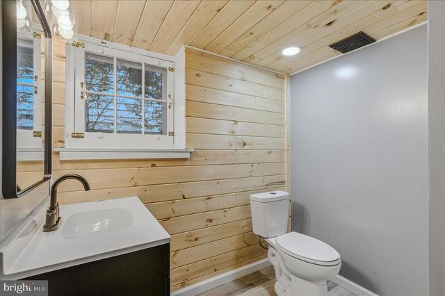 45 ROCKWELL CIR, Berkeley Springs, WV 25411