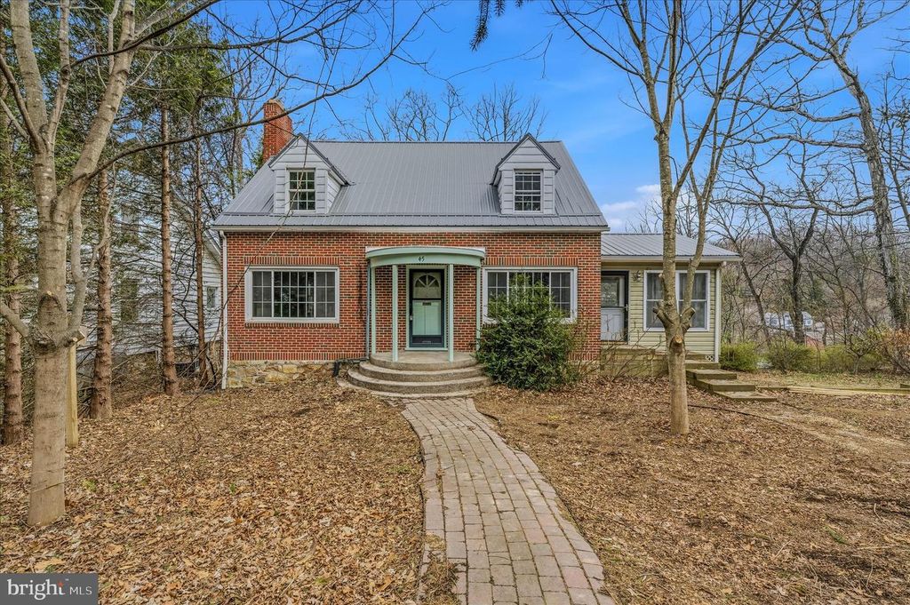 45 ROCKWELL CIR, Berkeley Springs, WV 25411