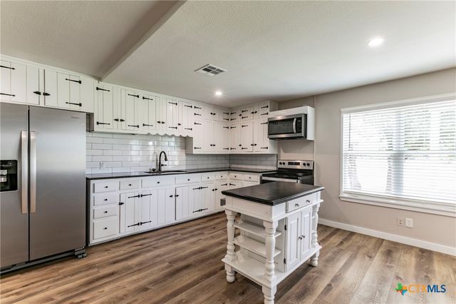 14380 Spotted Horse Lane, Salado, TX 76571