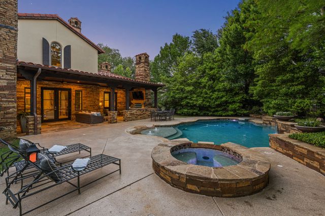 2215 King Fisher Drive, Westlake, TX 76262