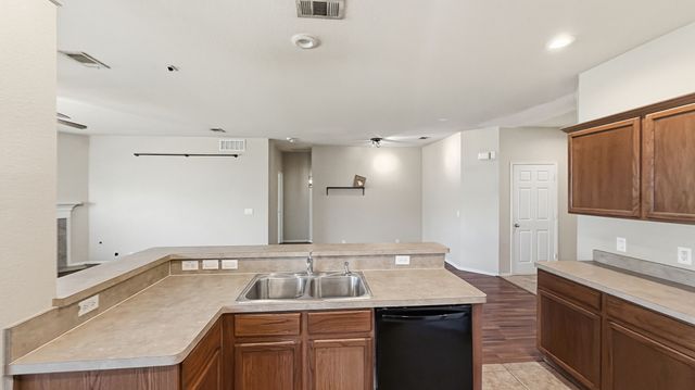 1029 Abigail Drive, Arlington, TX 76002