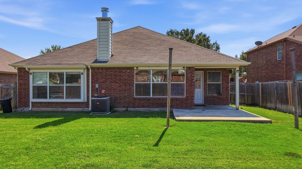 1029 Abigail Drive, Arlington, TX 76002 — photo 5