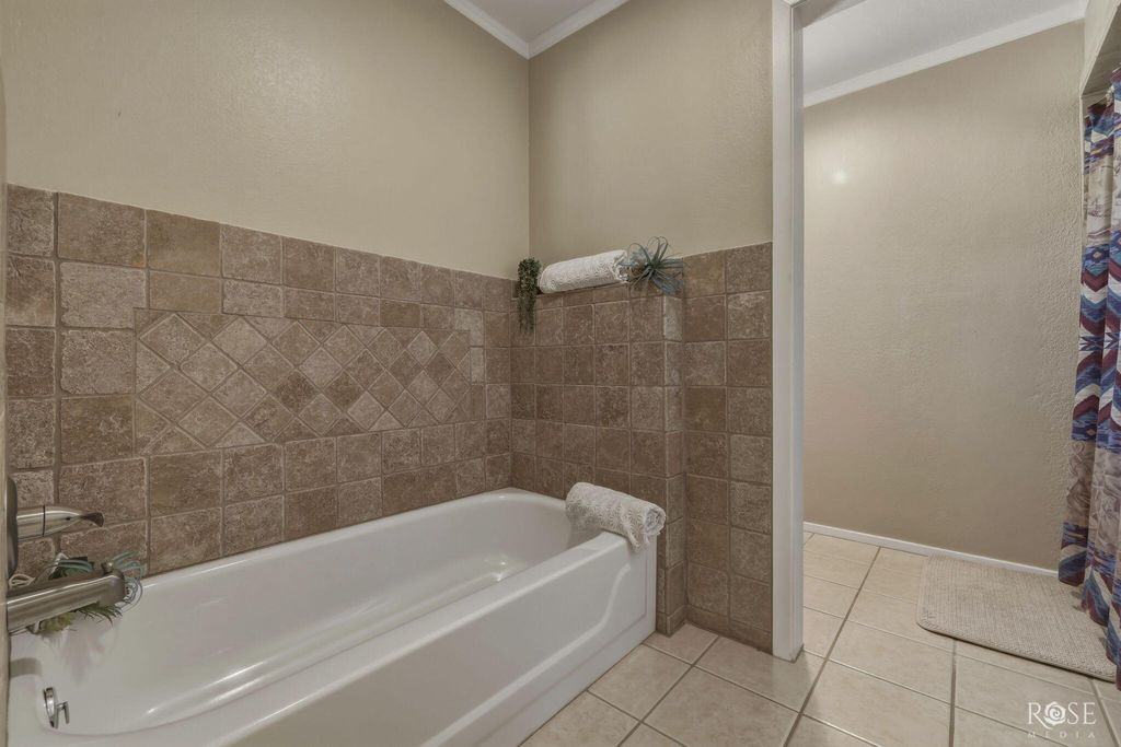Image 14 of property listing at 153 Edinburgh Road, San Angelo, TX 76901