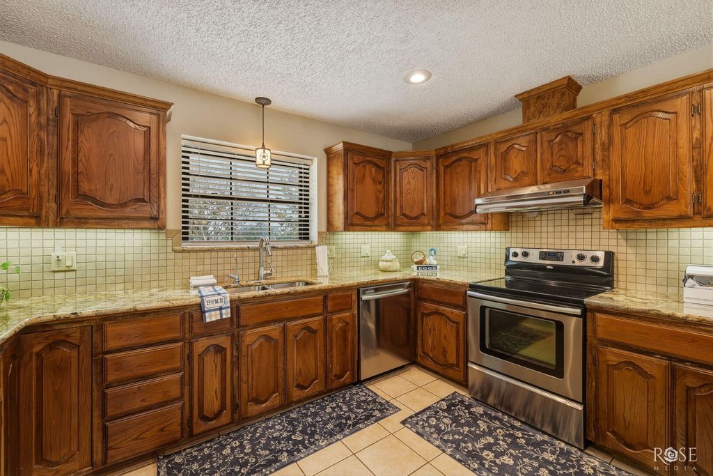 Image 8 of property listing at 153 Edinburgh Road, San Angelo, TX 76901