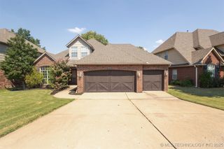9125 E 77TH Street, Tulsa, OK 74133